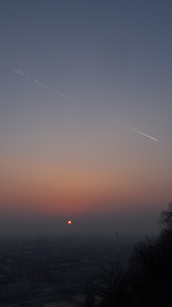  朝日　Budapest