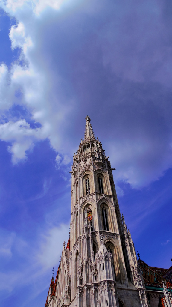 青空にのびる　Budapest