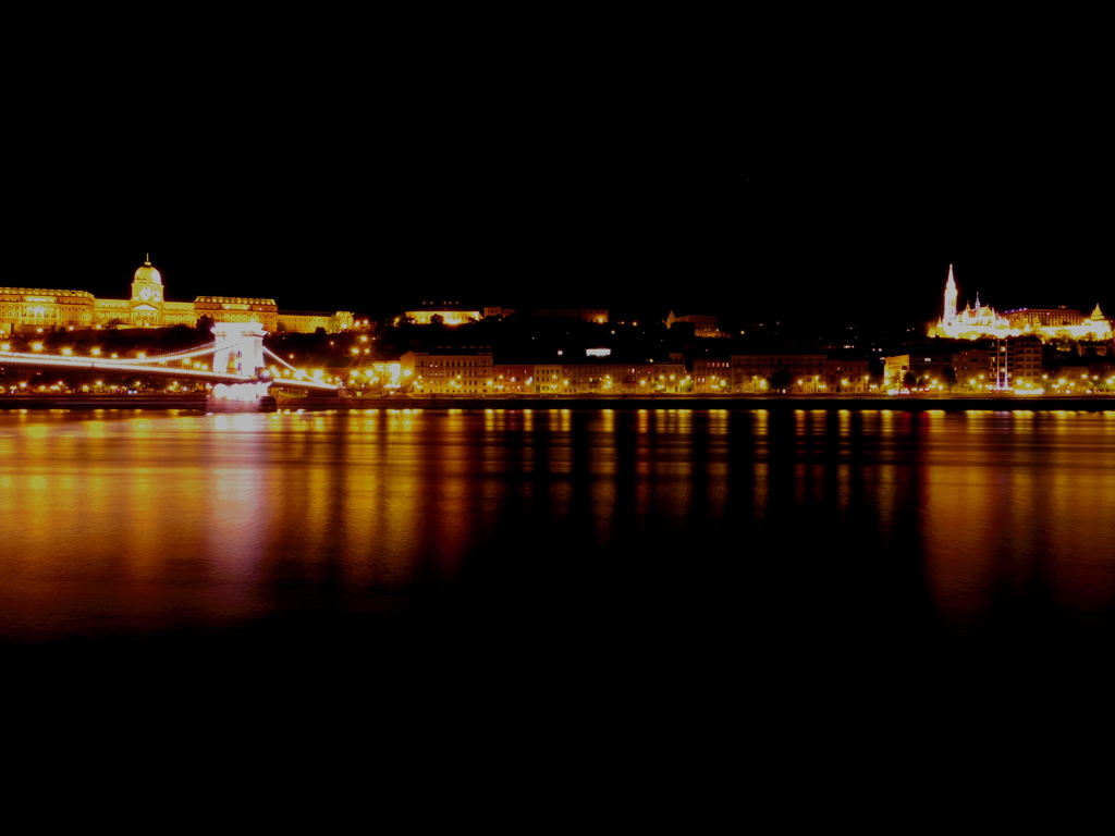 ドナウ夜景　全景　Budapest