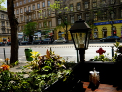 オープンデッキにて昼食　Budapest