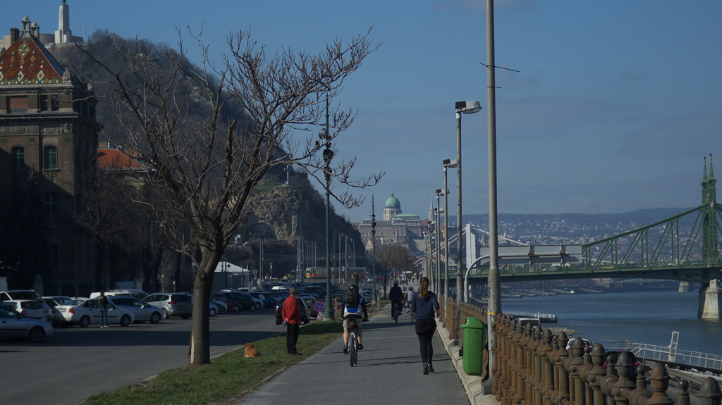 ドナウ河岸　Budapest