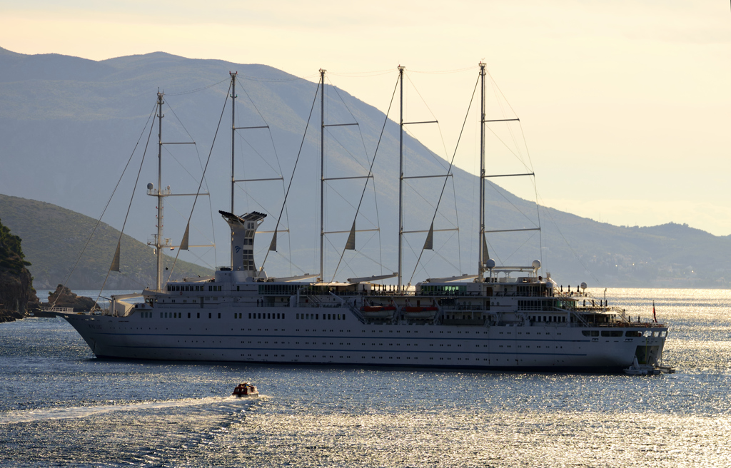 Cruise Wind Surf at Dubrovnik