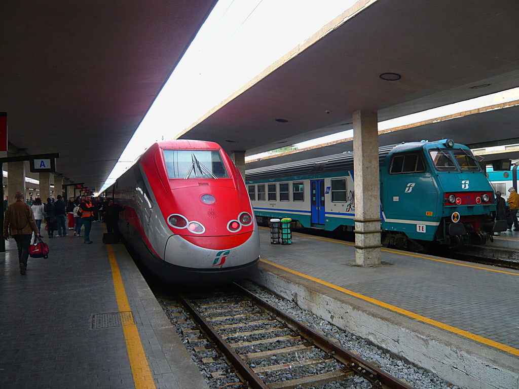 フィレンツェ駅　Italy florence