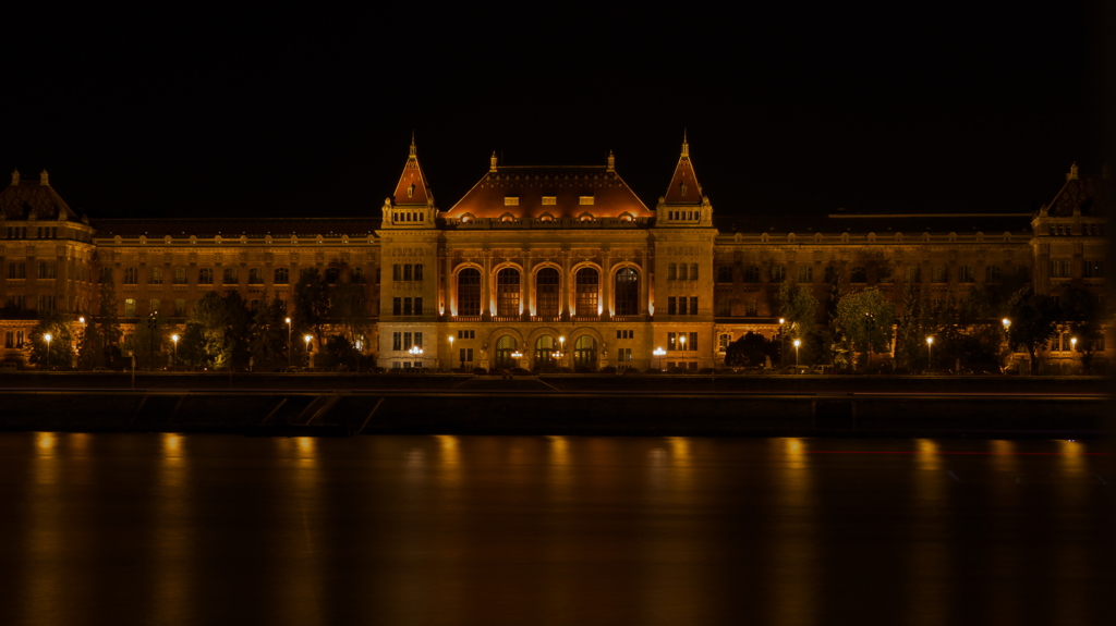 工科大学　夜景　Budapest