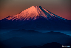 紅く　富士山