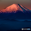 紅く　富士山