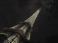 夜のエッフェル塔　Paris