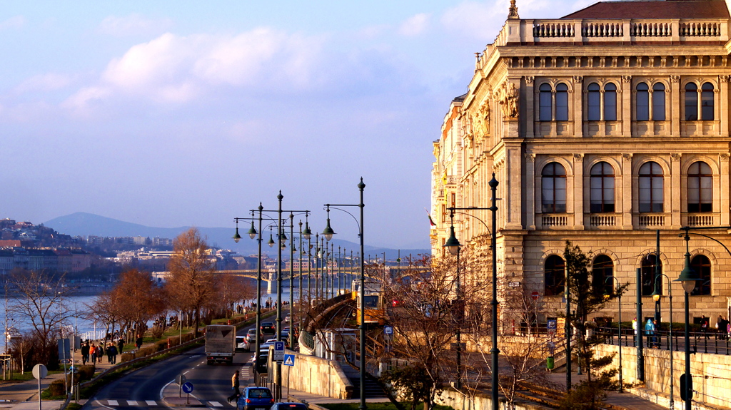 ドナウ河岸の風景　Budapest