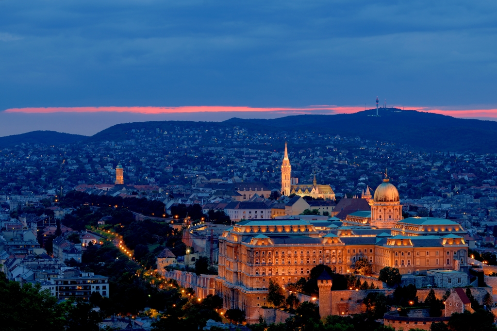 ブダ王宮とブダの街並み　Budapest