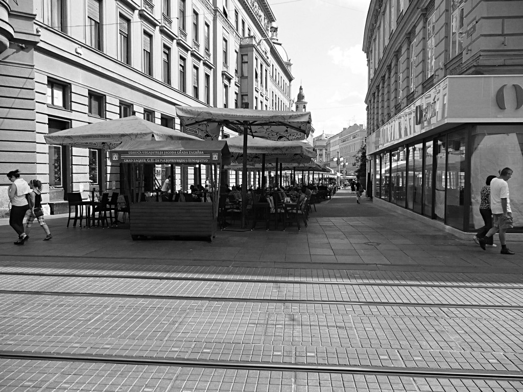イェラチッチ広場よりの街並み　Croatia Zagreb