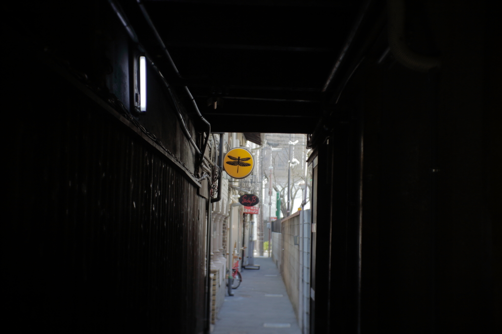 ＢＡＲ　ＴＯＮＢＯ