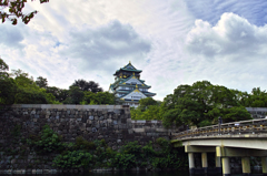 大阪城を望む