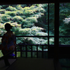 和装の女性