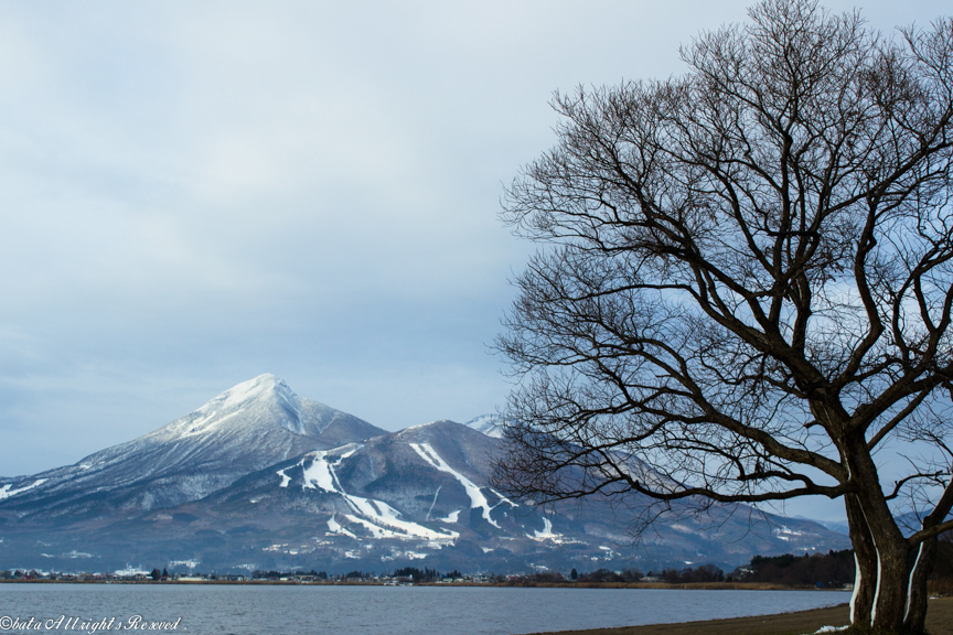 天神浜から見る磐梯山