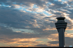 空港から夕焼け雲