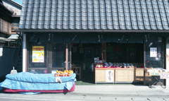 神社近くの土産屋さん