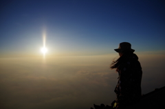 御来光を見つめて