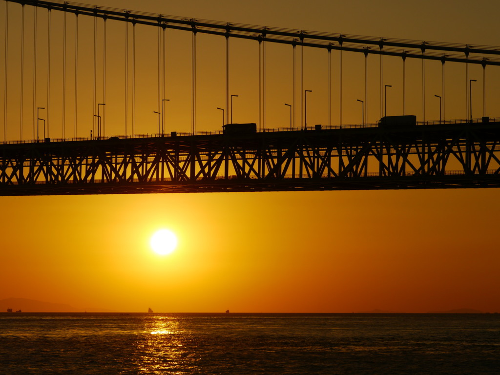 夕日 明石海峡大橋