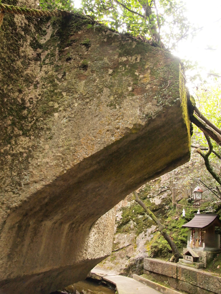 生石神社 石乃宝殿 突起 高砂