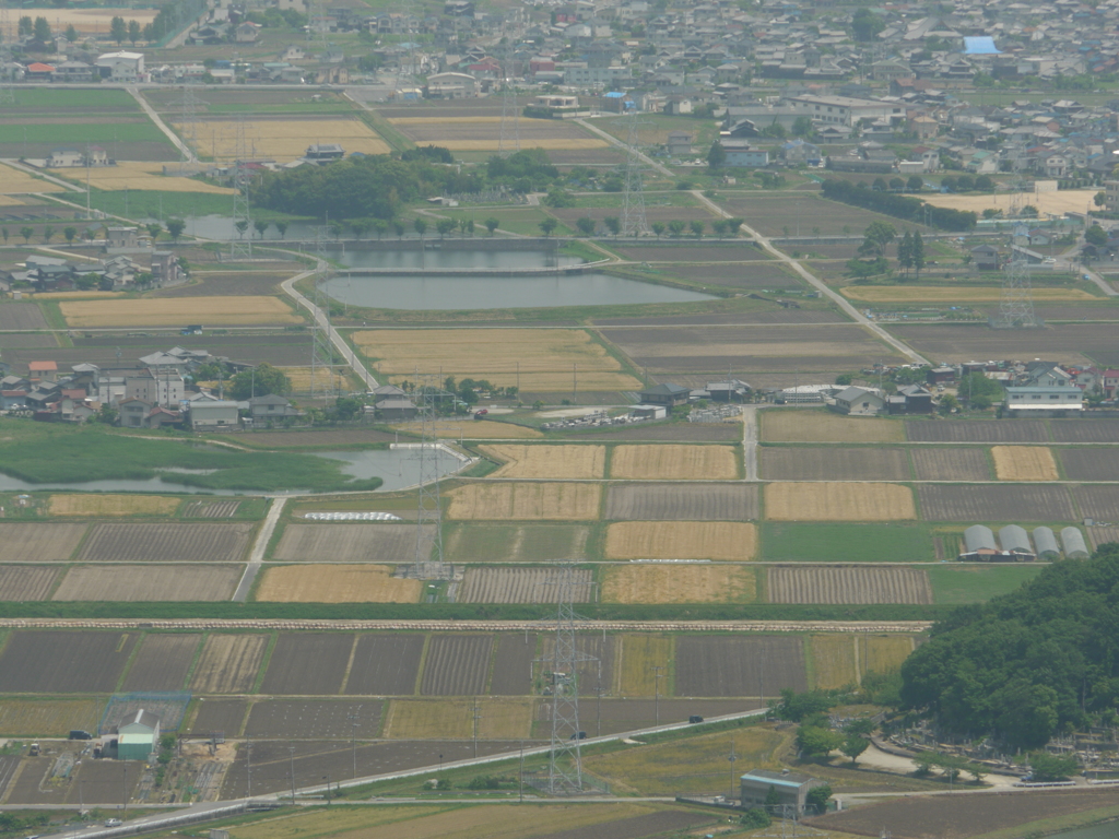 郊外のパッチワーク　高御位山から