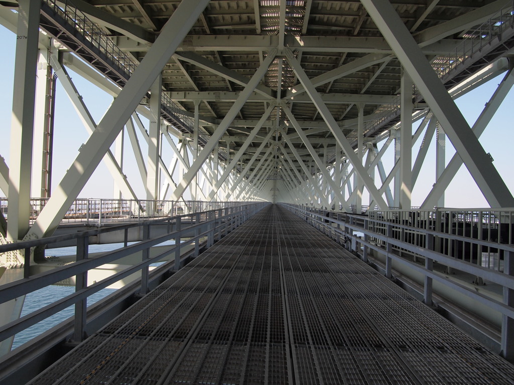 鉄路を諦めて・・・　明石海峡大橋