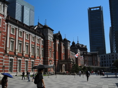 猛暑の東京駅