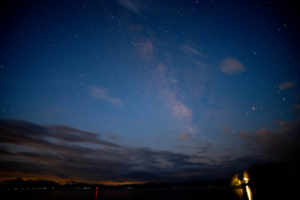 湖の星空