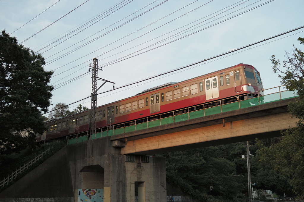 朱色の電車