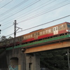 朱色の電車