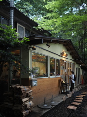 おしゃれな食事屋さん
