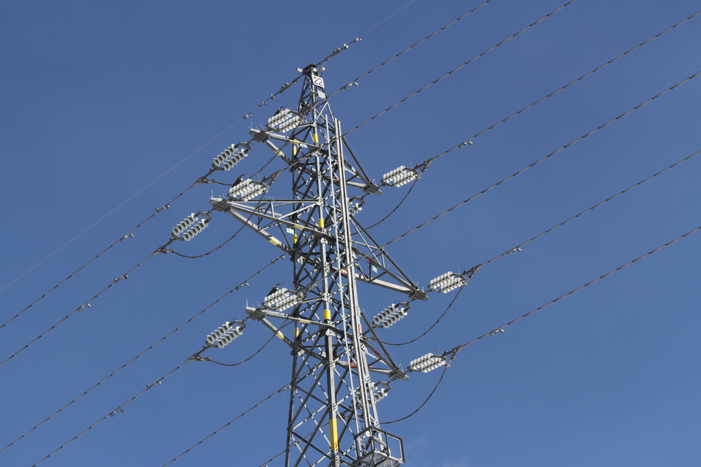 冬の青空＆77kV送電線