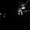 夜のバス停