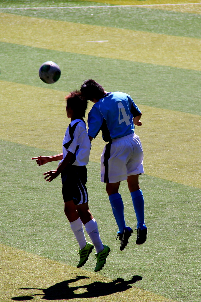 Footedness is the head