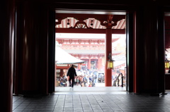 浅草寺より。