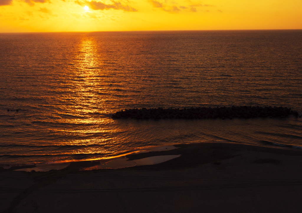 日本海に沈む夕日