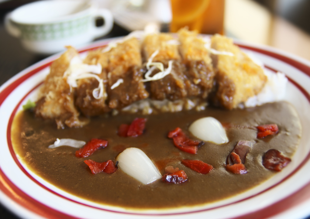 お昼はカツカレー