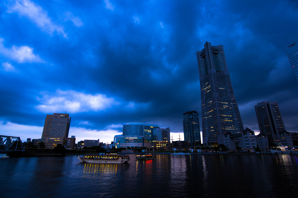 みなとみらい　雲の風景