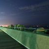 夜の海辺