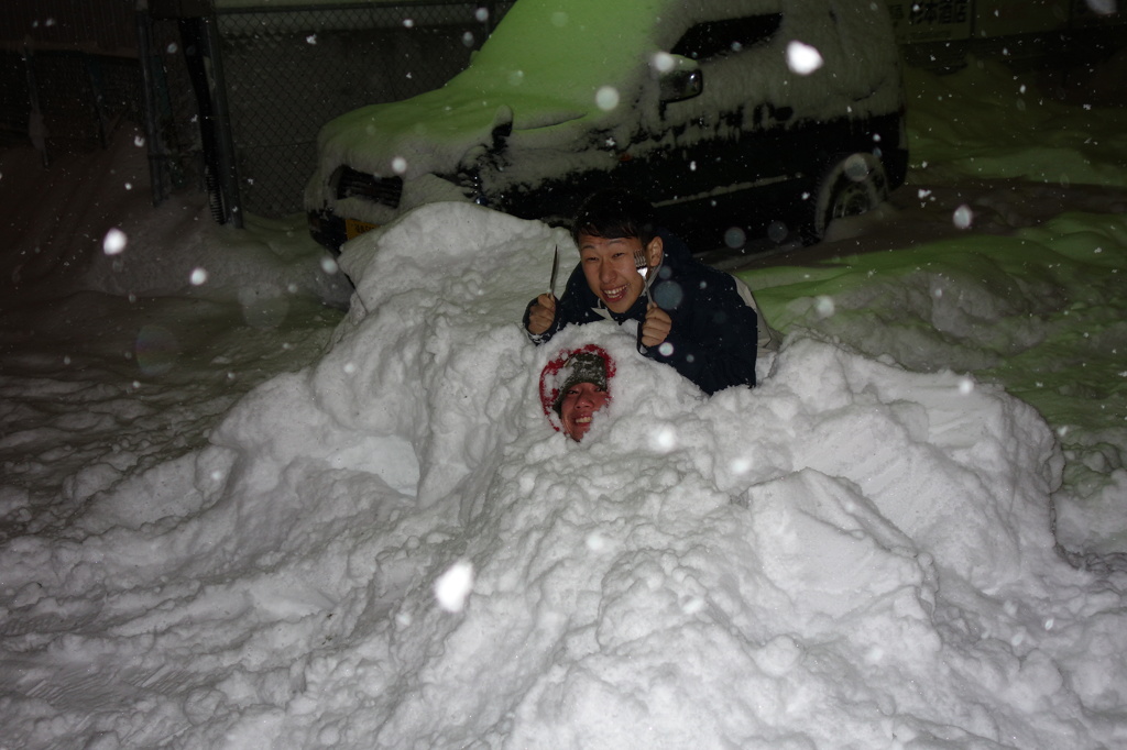 雪埋もれ