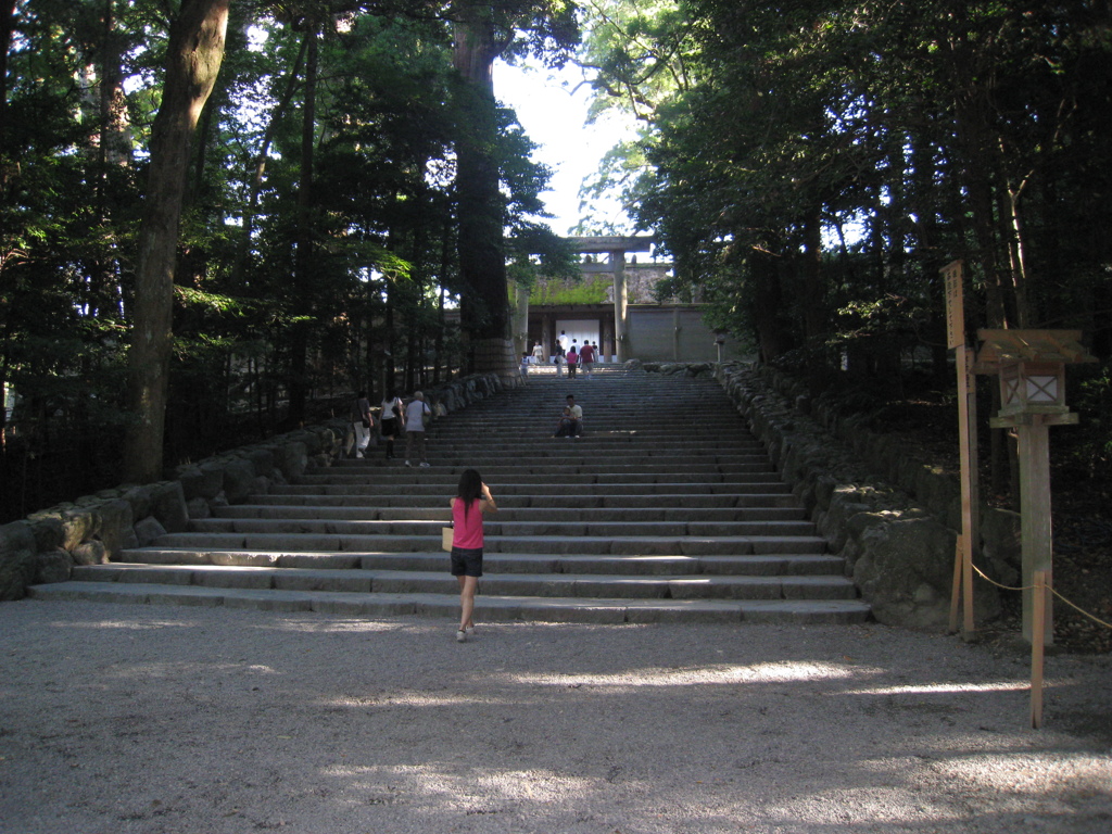 伊勢神宮 内宮 神殿前にて