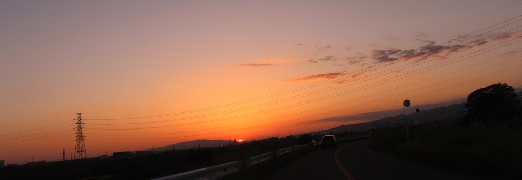 ドライブ中淀川の夕日その６