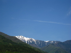 草津温泉宿からみた山脈