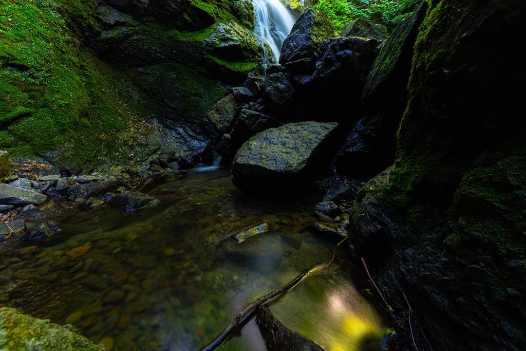 Narrow place