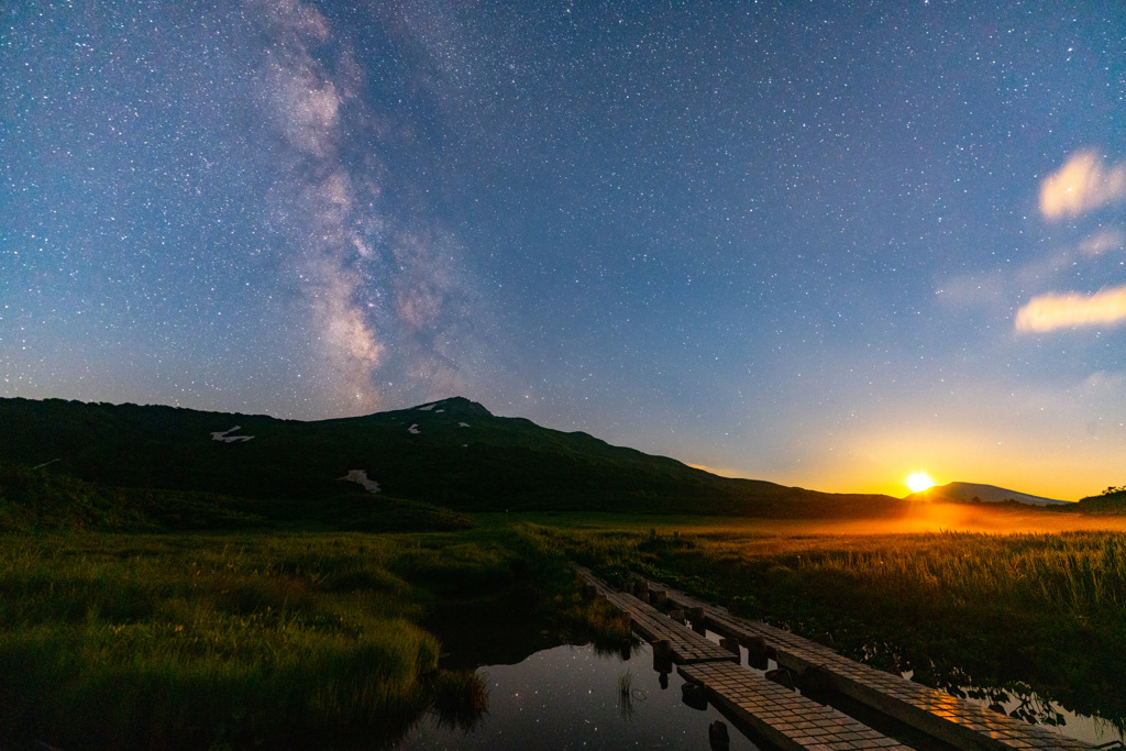 Rising star, setting moon
