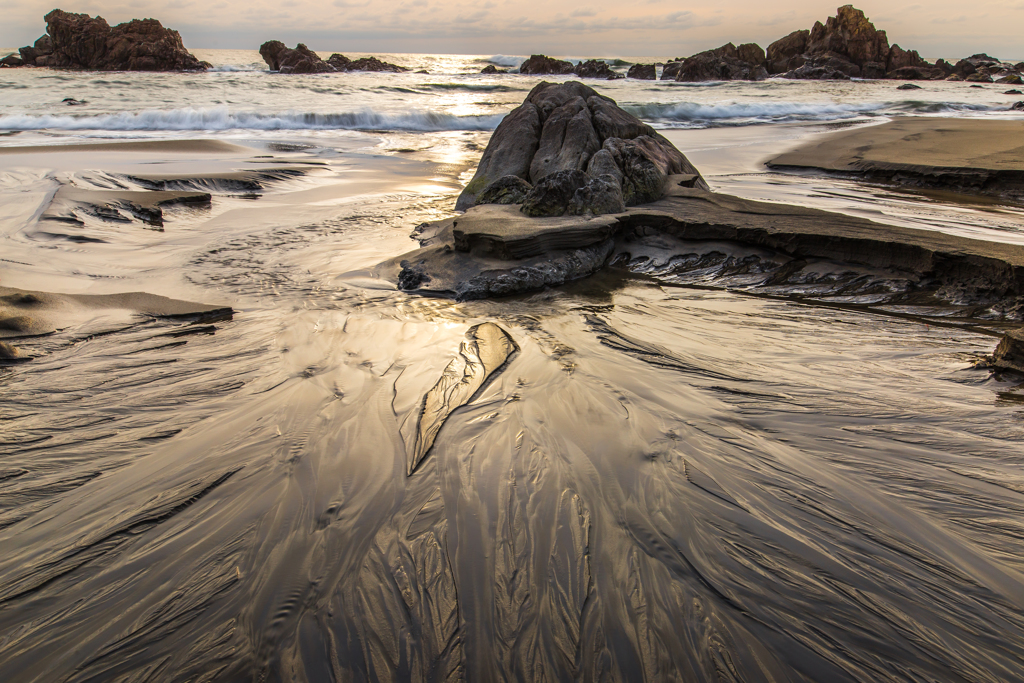 Beach of underflow water