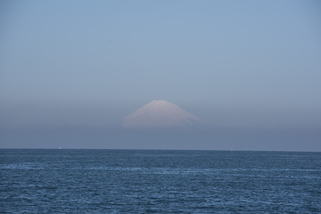 海の上の富士山