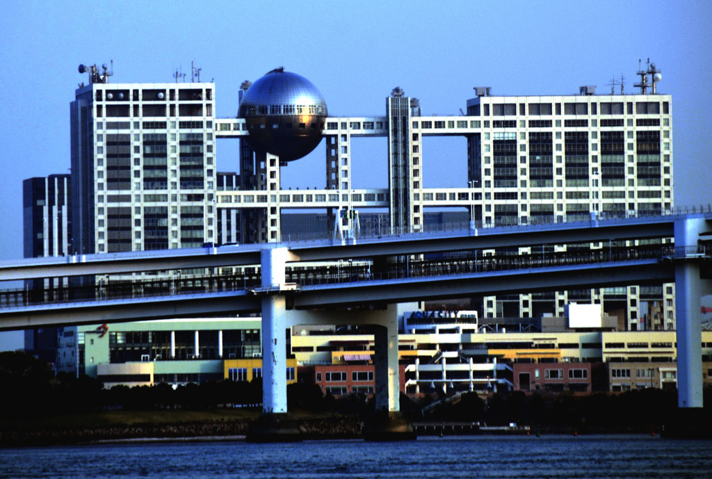 日の出桟橋から見たフジテレビ