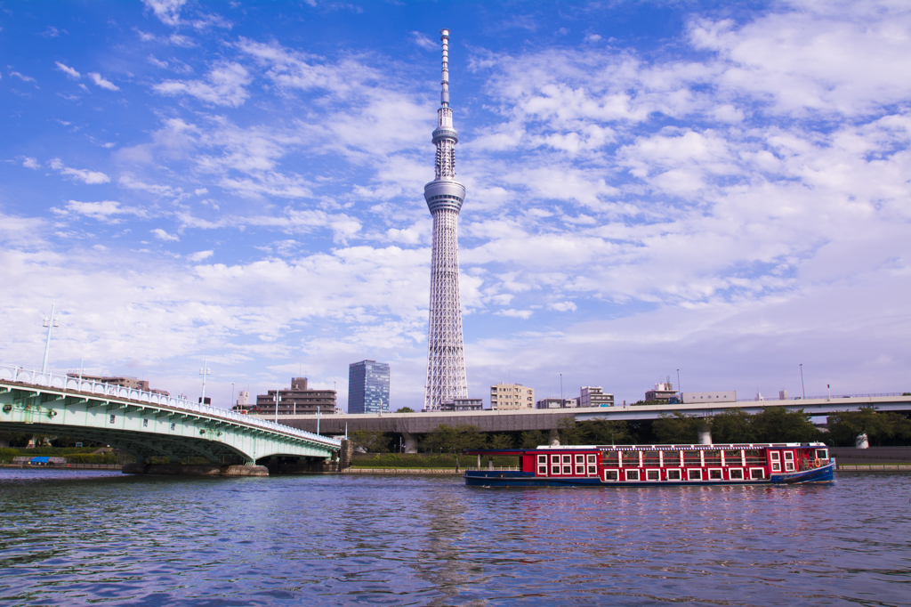 秋空の東京スカイツリー