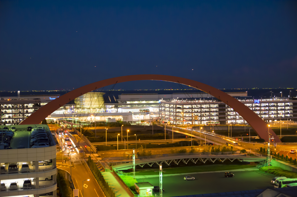 羽田空港　アーチ