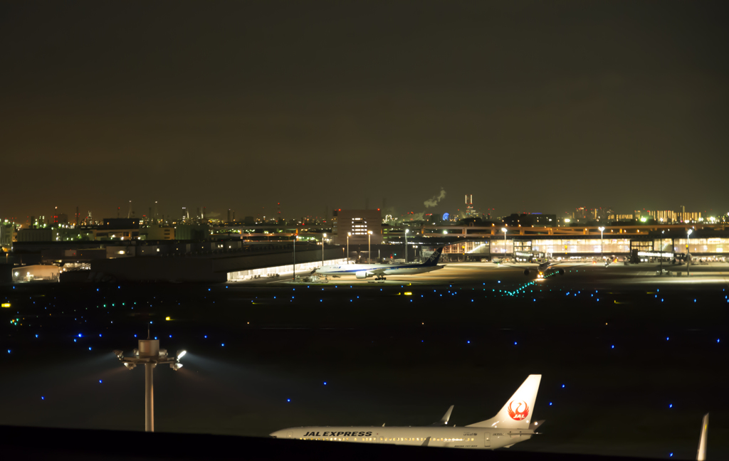 羽田空港 横浜ランドマークタワー方面